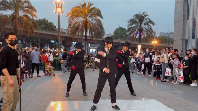 Michael Jackson's DANGEROUS street performance - Impersonator CAI JUN #dancecover смотреть онлайн