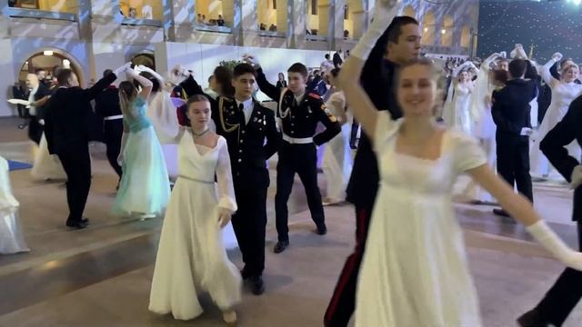 ГБОУ Кадетская школа 1784 на Международном Кремлёвском Благотворительном Кадетском Балу 2023г. смотреть онлайн