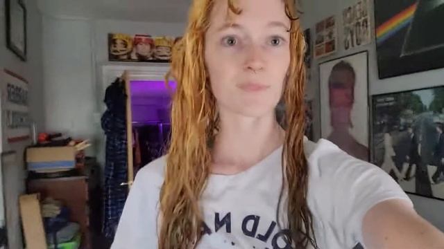 DYING MY HAIR PINK AT HOME! Home hair dye SUCCESS - first time - bleach, tone and dye смотреть онлайн