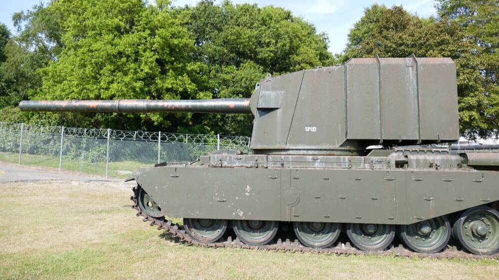 FV4005! Накидывает!