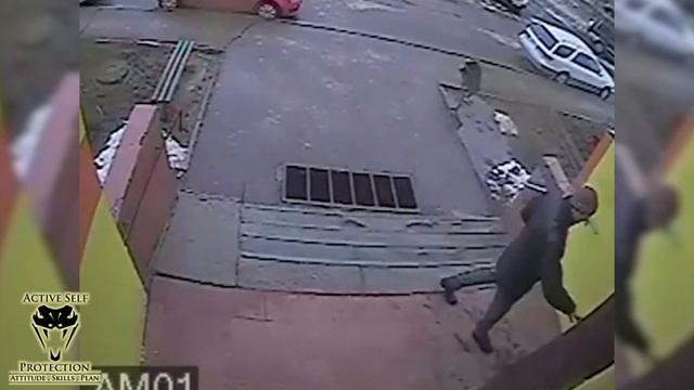 Little Girl Cleverly Avoids Sketchy Man