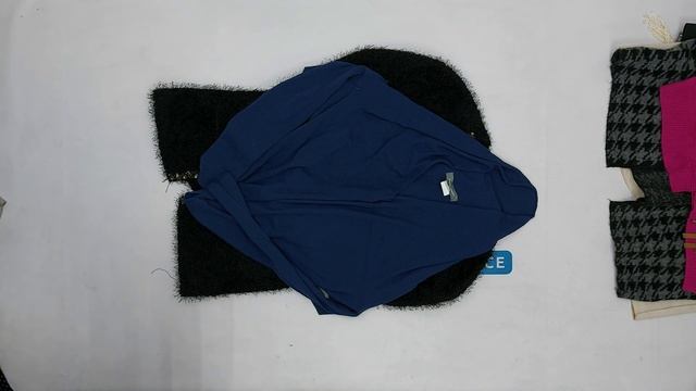 29106 Кардиганы, пиджаки женские Италия 24.8 кг, 8.50€/кг, 54 шт смотреть онлайн