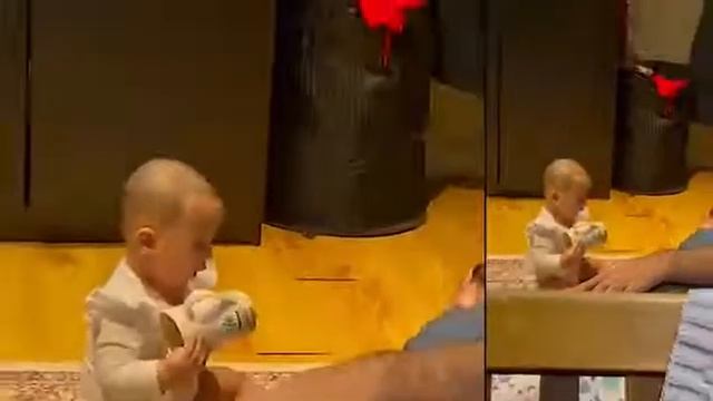 6 HARRI PEYARI BEJI RAT KE 1 BAJE KHAL RHI HE OS NE PAPA KA CUP PKRA HO HE PAPA DEKH DEKH KE KHUSH смотреть онлайн