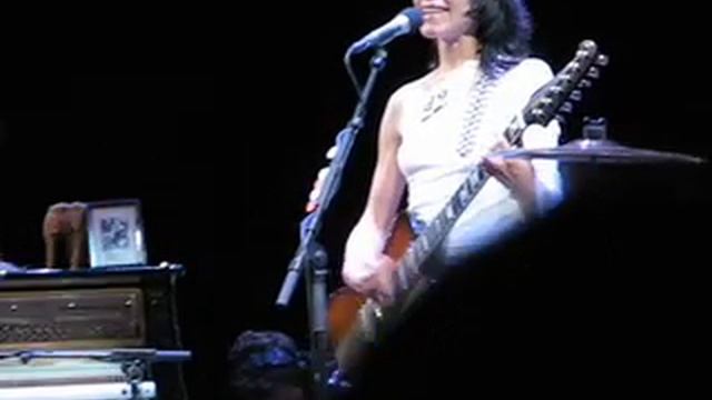 PJ Harvey live 2006 - Dress смотреть онлайн