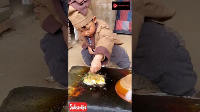 Little Boy Make Chinese Burger #viral #streetfood #burger #viralvideo #viralshort #food смотреть онлайн