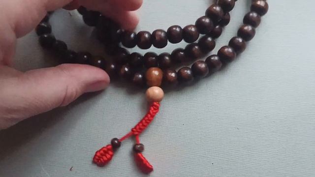 Деревянные четки Мала с рудракшей, 108 бусин. смотреть онлайн