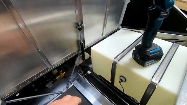 RANS S-21 (117) Smoke oil tank and storage bin смотреть онлайн