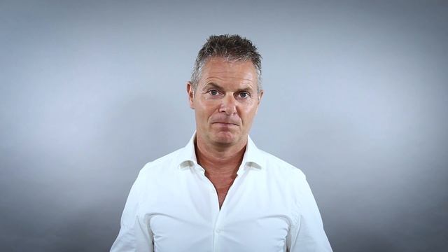 Von deiner ersten Million bist du nur eine Idee entfernt! смотреть онлайн