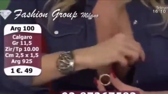 Woman Has A Clever Way To Sale Jewelry! смотреть онлайн