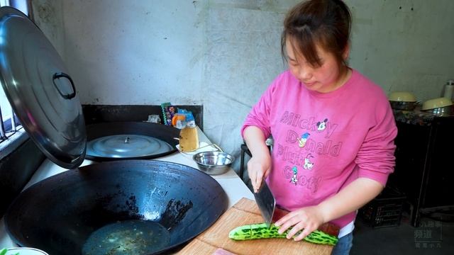 小時候愛吃的黃瓜，媳婦凉拌一盤，甜甜的真好吃 | Cold Cucumber, Sweet And Delicious