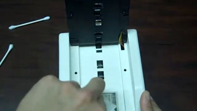 Cleaning a Cashscan Model 1800 Counterfeit Currency Detector смотреть онлайн