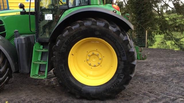 Lot 10 JOHN DEERE 6930 4WD TRACTOR смотреть онлайн