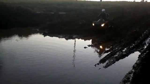 Квадрик в грязи смотреть онлайн