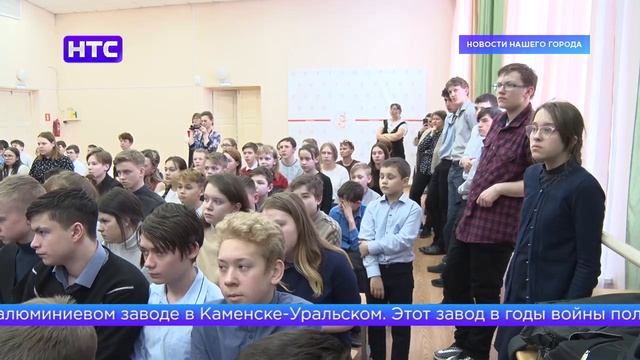 Организатор автопробега «Мы едем в 1941» Сергей Анненков встретился с учениками восьмой школы. смотреть онлайн