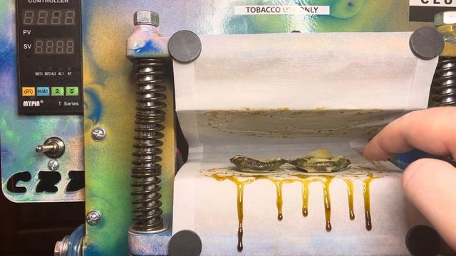 Pressing 7 Grams’ OG 18 Smalls Into Flower Rosin! смотреть онлайн