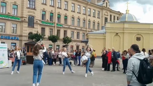 Барабанщицы на Сенной смотреть онлайн