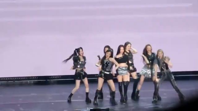 BABY MONSTER: 2NE1 MASHUP AT TOKYO fan meeting DAY 1#babymonster смотреть онлайн