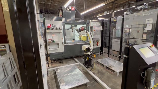 Video_185_Haas_VF-4SS_x_RoboJob Pallet-Load_Double.MOV смотреть онлайн