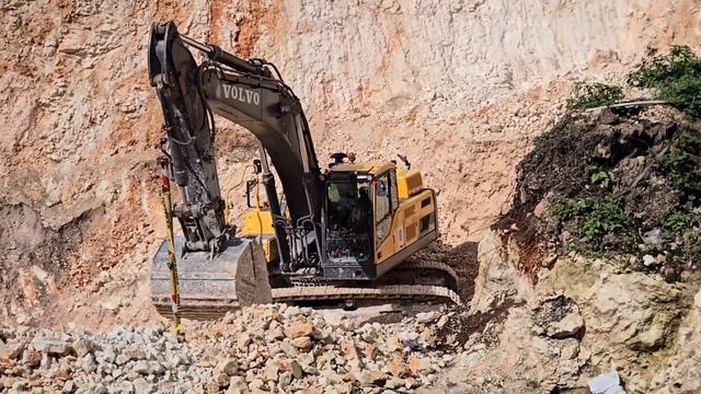 Montego Bay Bypass, China Harbour Setting the Foundation for Road Underground. #construction #city смотреть онлайн