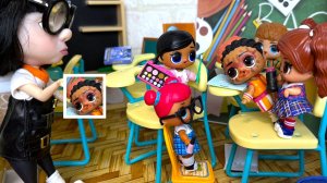 ФОТО НА ДОСКУ ПОЧЕТА😂😂 ВЕСЕЛАЯ ШКОЛА куклы ЛОЛ СЮРПРИЗ смешные МУЛЬТИКИ ДАРИНЕЛКА