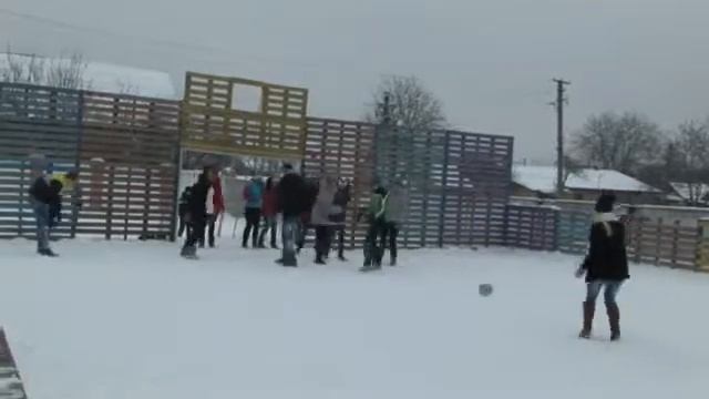 Випуск 2013, Школа № 4, 11б, Пирятин, Зимовий футбол смотреть онлайн