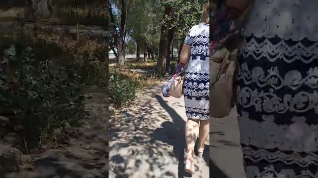 Это я вчера гуляла смотреть онлайн