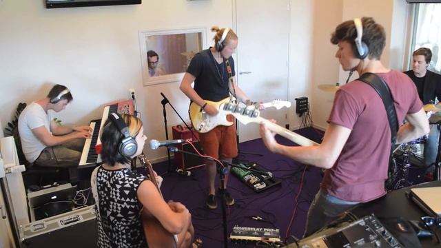 Liloe - It's All About, live @ Optimaal FM смотреть онлайн