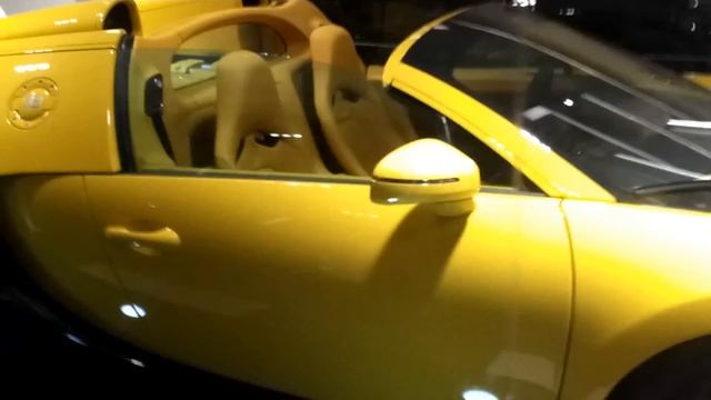 LIMITED EDITION CONVERTIBLE BUGATTI VEYRON смотреть онлайн