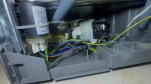 Зашёл на час , а вышел через 4🤷🏼 Electrolux постоянно сливает .