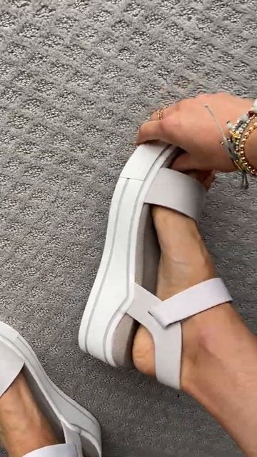 Try On - Odelia Sandals смотреть онлайн