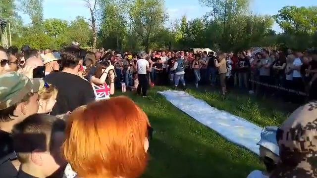 Видео с "Правого берега", где Василий выигрывает мангал смотреть онлайн