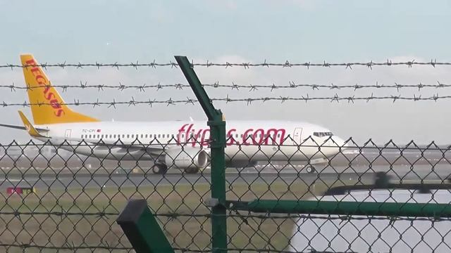 Pegasus Boeing 737-800 Takeoff Frankfurt 18 [FullHD] смотреть онлайн