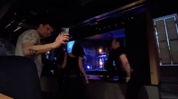 Salvador. песня "Salvador"