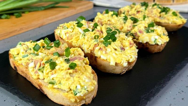 Не успеваю подавать на стол! НАМАЗКА на хлеб за 2 минуты! Уж очень ВКУСНО, а рецепт простой смотреть онлайн