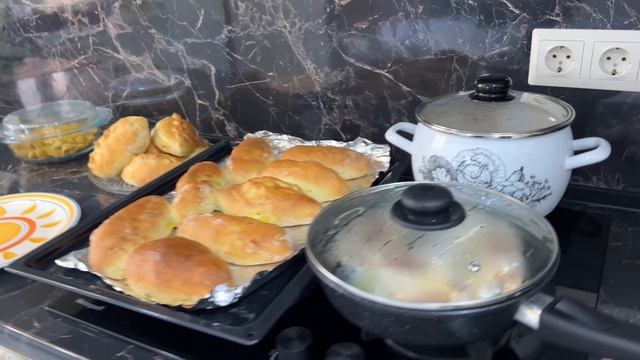 Напекла много пирожков, пришли долгожданные заказы смотреть онлайн