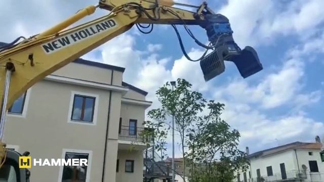 Grab up everything! Hammer GR100 D Jaw in action! смотреть онлайн