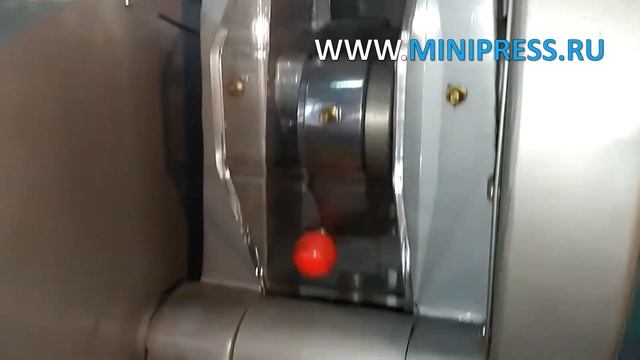 Оборудованием для наклеивания самоклеящихся этикеток на стеклянные бутылки смотреть онлайн