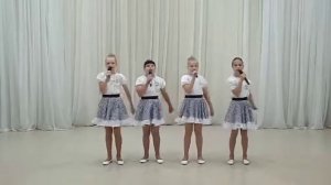 Вокальная группа " Карамельки" Песня "А я люблю каникулы"