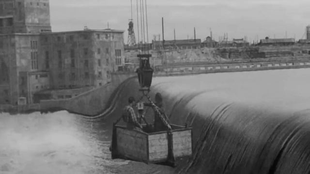 "Industrial Symphony" - from Dziga Vertov's "A Man With a Movie Camera" смотреть онлайн