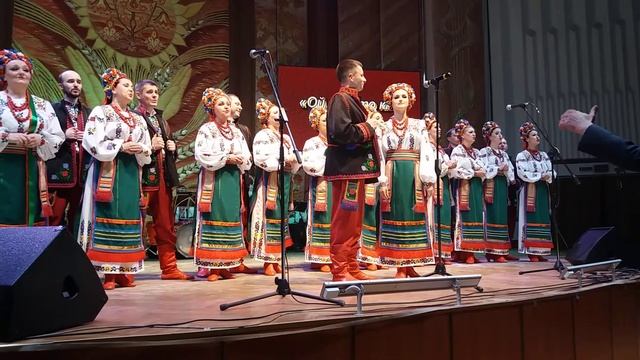 Ой чий то кінь стоїть смотреть онлайн