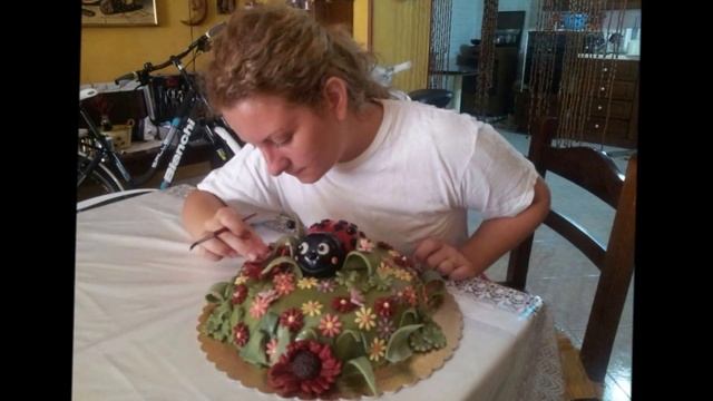 LE TORTE DI ROBERTA IN PASTA DI ZUCCHERO смотреть онлайн