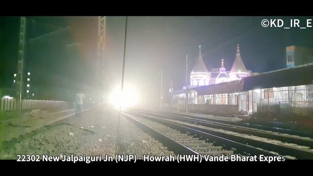 Dangerous 180km/h Tested VANDE BHARAT Express chasing EMU Local at Full Speed - INDIAN RAILWAYS смотреть онлайн