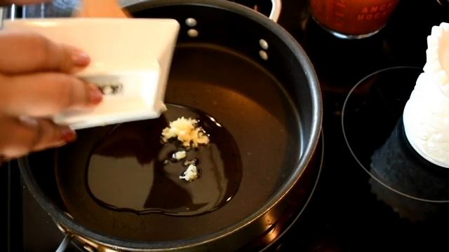 Pasta con salchichas y salsa de tomate receta fácil y deliciosa смотреть онлайн