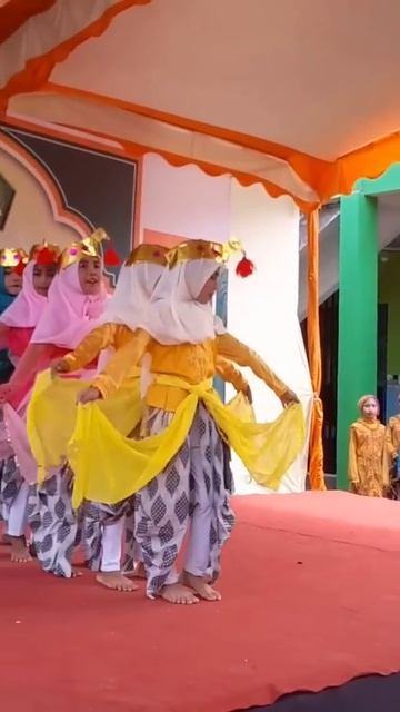 Manuk Dadali Penampilan Kelas 3 MI Tegalsari Barat 2022 смотреть онлайн