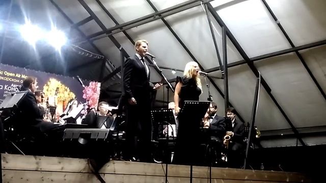 "Дуэт Кристин и Призрака" Иван Ожогин, Вера Кононова (Аптекарский огород МГУ, 26.08.17.) смотреть онлайн