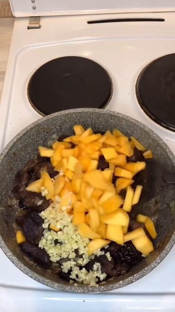 В сезон тыквы беспроигрышный вариант- это приготовить мясо в тыкве 🤌🏼 Подробный рецепт в закрепе