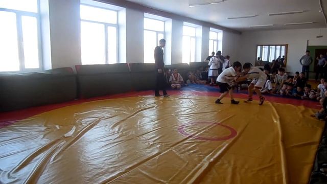 Казак курес Кульмагамбетов Бактияр (районные сор.) г.Акколь смотреть онлайн