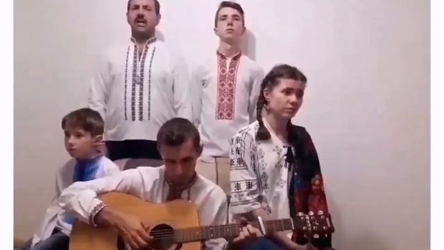 "Ой там у лузі" (вик. родина Поповичів) смотреть онлайн
