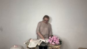 Как собрать  круглый букет из пионов.