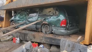 ПРЕСС ДАВИТ МАШИНЫ!